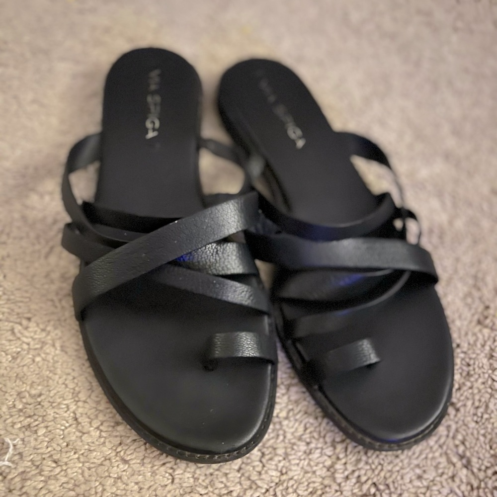 Via Spiga leather sandals.